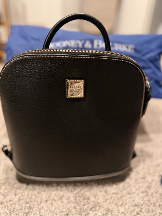 dooney & bourke black pebble leather backpack Grain Zip Pod (Black/Black) Modern Design This chic and secure backpack Dooney & Bourke Black Pebble